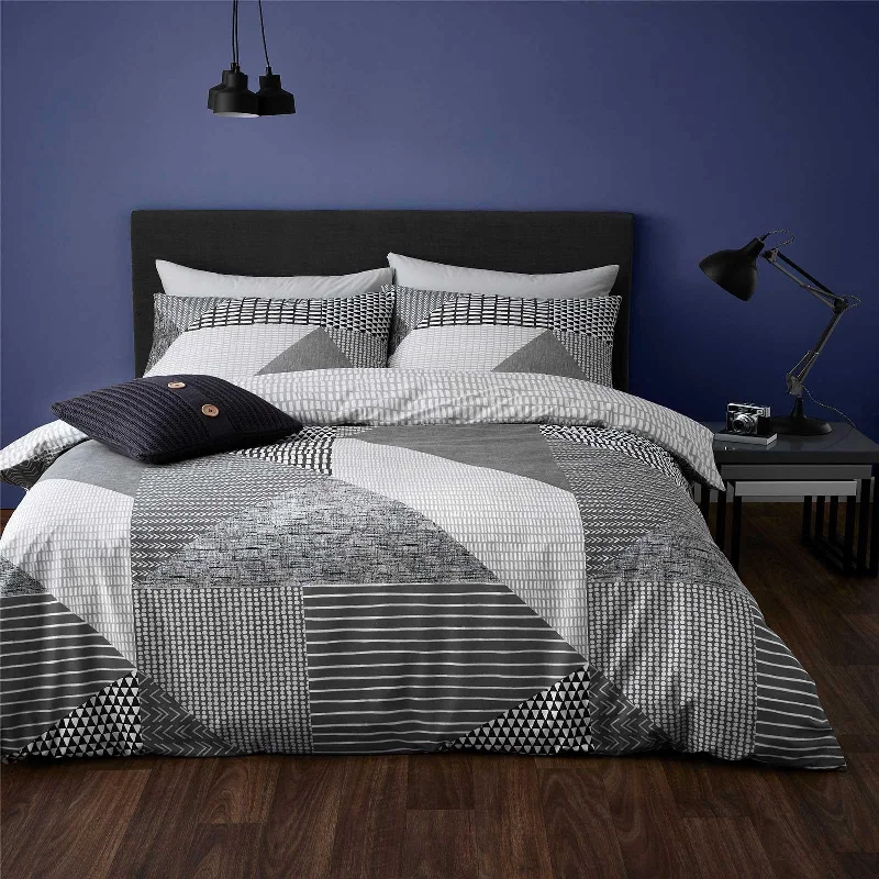 Anti - dust mite duvet covers to keep the sleep environment cleanLarsson Geo Duvet Cover Set Grey