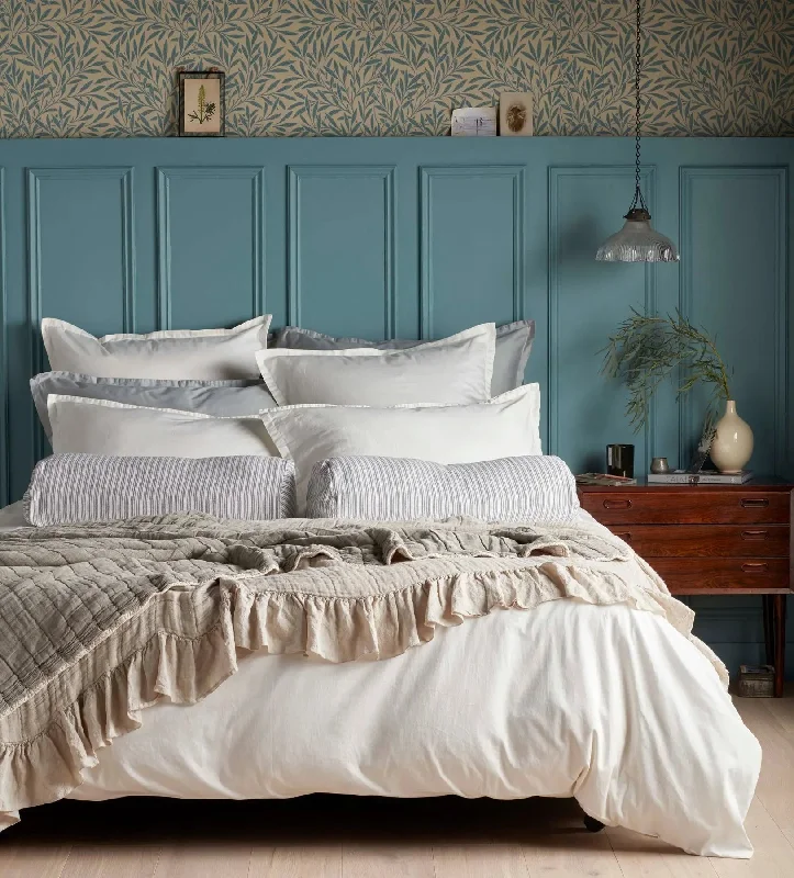 Oversized duvet covers that drape beautifully over the sides of the bed for a luxurious lookCream Super Soft 100% Cotton Bed Linen