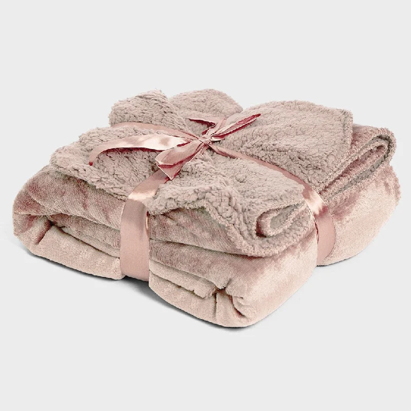 Synthetic fiber blend blankets for a budget - friendly choiceDouble Lined Sherpa Throw 140x180cm