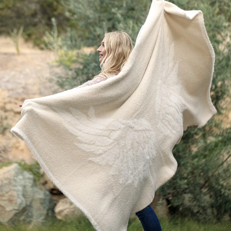 Rayon from bamboo blankets for a silky and breathable feelDREAM | WINGS IVORY