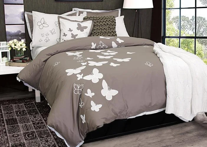 Paisley - printed duvet covers for an exotic and elegant appearanceDUVET COVER / BUTTERFLY KISSES