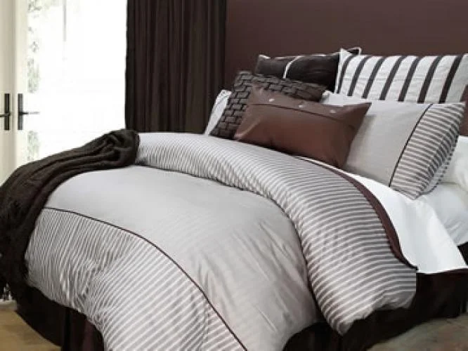 Button - closure duvet covers for a classic and secure fasteningDUVET COVER / NOLEN