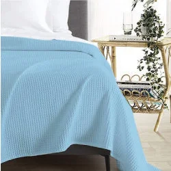 Cotton blankets for breathability and a lightweight feelEgyptian Cotton Waffle Blanket Steel Blue