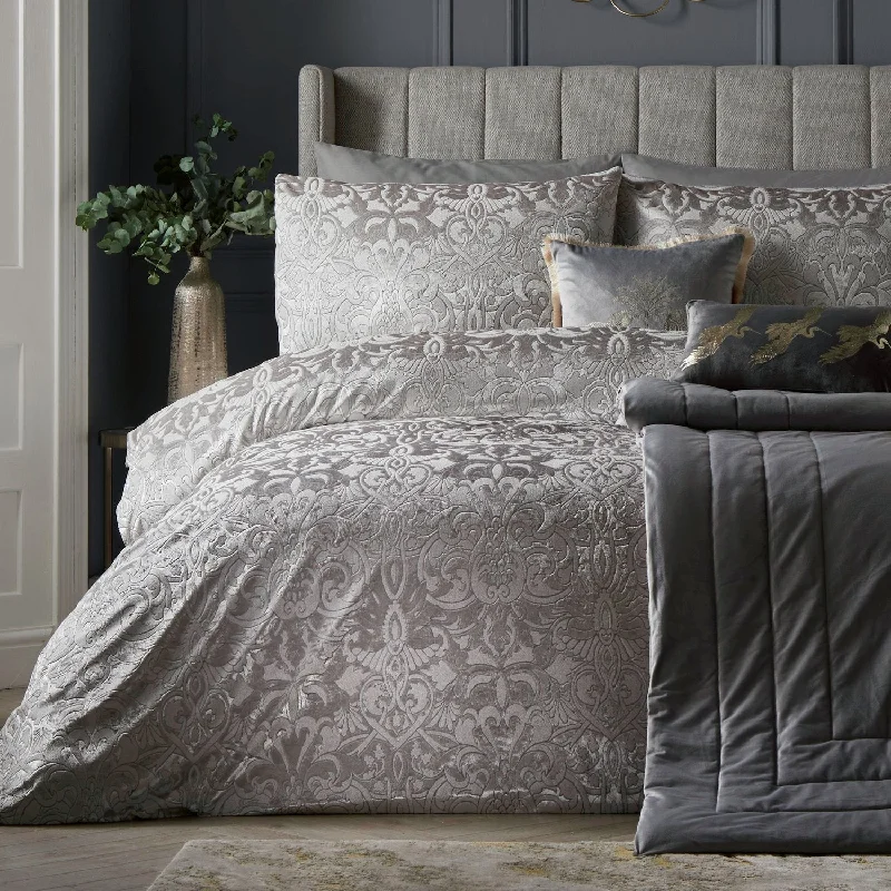 Ombre - colored duvet covers with a gradient effect for a trendy and unique styleLaurence Llewelyn-Bowen Firenza Silver Velvet Duvet Set