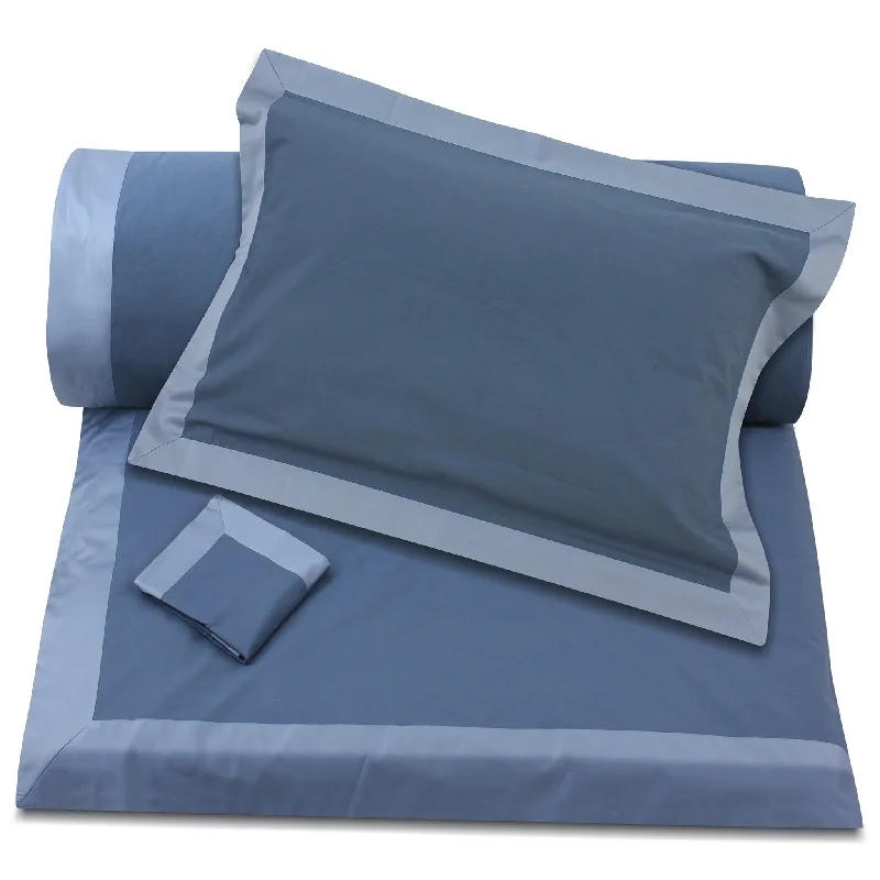 Thermal - regulating duvet covers to keep you warm in winter and cool in summerMidnight Blue Border Duvet Cover + Pillowcases (350 TC)