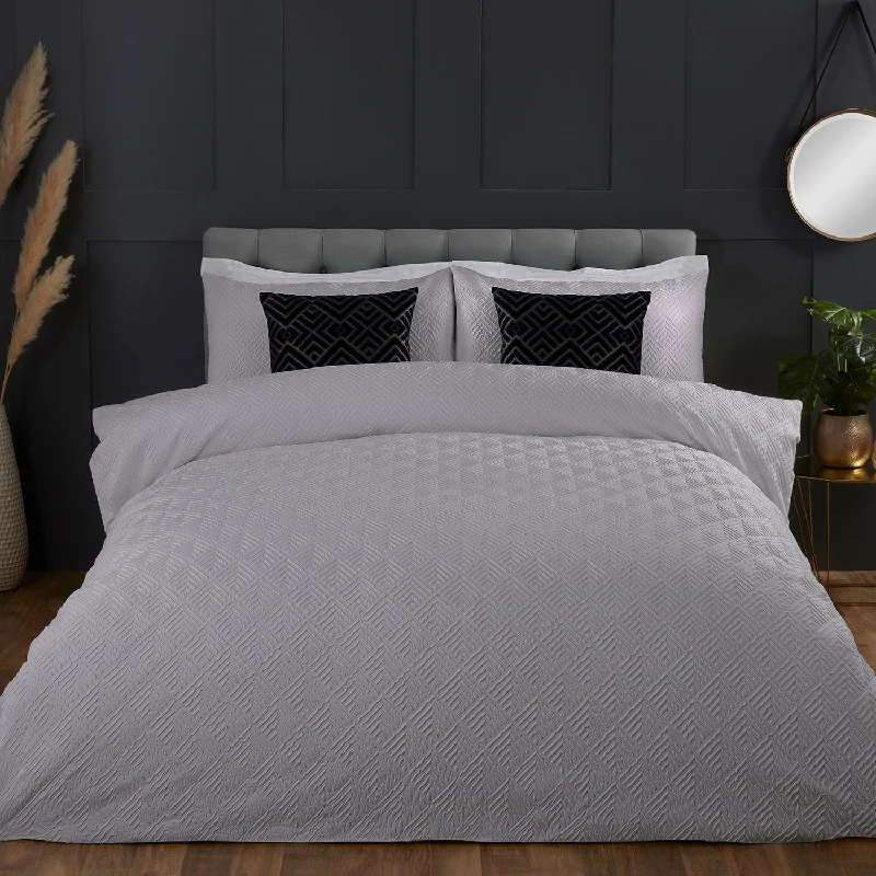 Duvet covers that coordinate with existing bedroom furnitureModa Grey Geometric Embossed Duvet Set