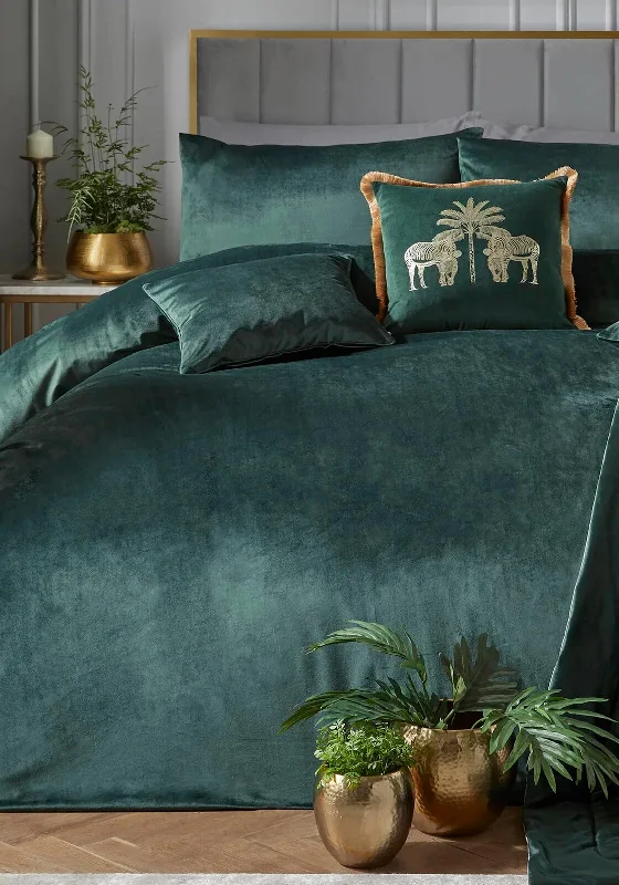 Hotel - quality duvet covers for a luxurious feel at homeLaurence Llewelyn Bowen Luxury Velvet Montrose Duvet Cover, Bottle Green