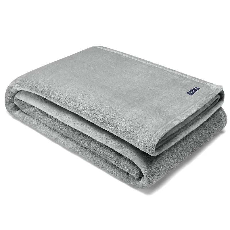 Recycled polyester blankets for an eco - conscious optionNautica Flagstone Ultra Soft Plush Full/Queen Blanket