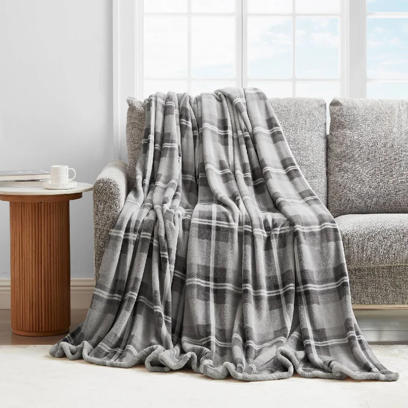 Cotton blankets for breathability and a lightweight feelNautica Lewes Ultra Soft Plush Twin Blanket