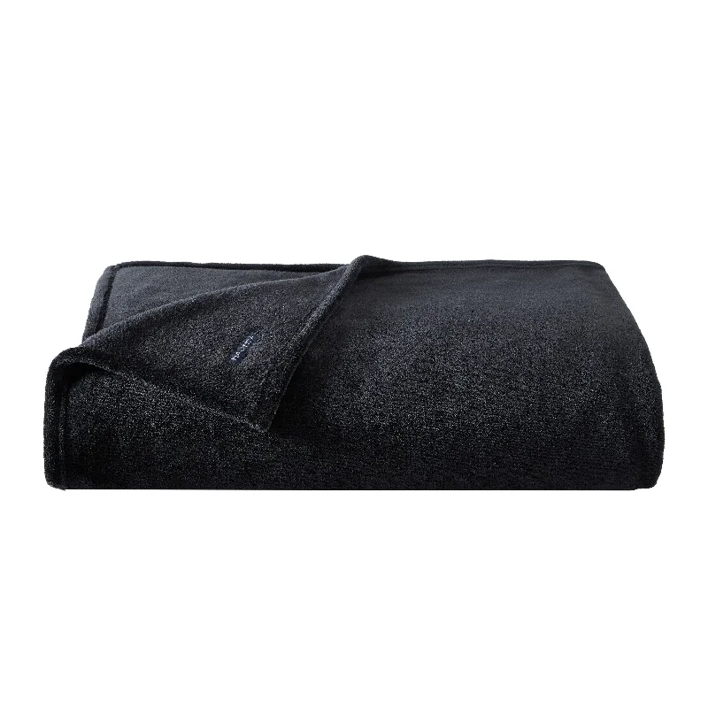 Silk blankets with a smooth and elegant touchNautica Solid Black Ultra Plush Soft Full/Queen Blanket