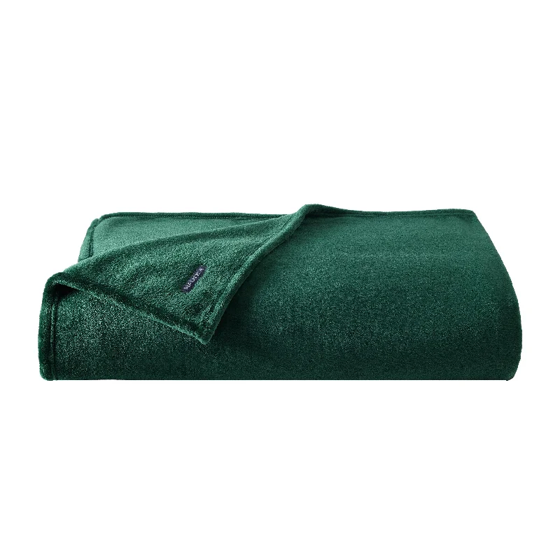 Linen blankets with a rustic and textured lookNautica Solid Green Ultra Plush Soft Twin Blanket