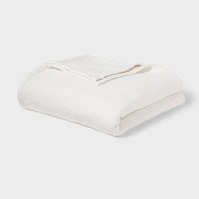 Mohair blankets with a unique sheen and softnessNew - King Matelassé Bed Blanket Ivory - Threshold