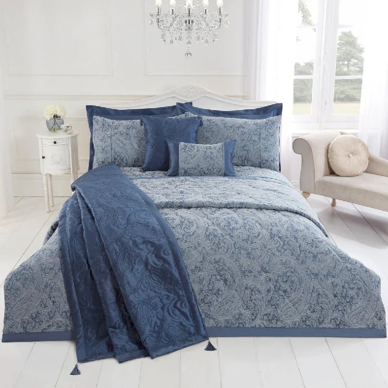 Floral - printed duvet covers for a romantic and feminine touchPaisley Chambray Blue Luxury Cotton Rich Jacquard Duvet Cover