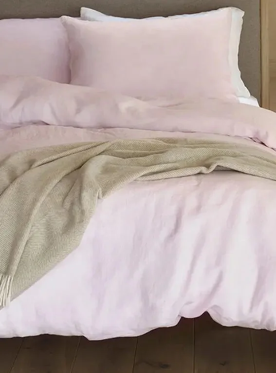 Light - blocking duvet covers for a better sleep during the daySoft Pink Linen Bedding