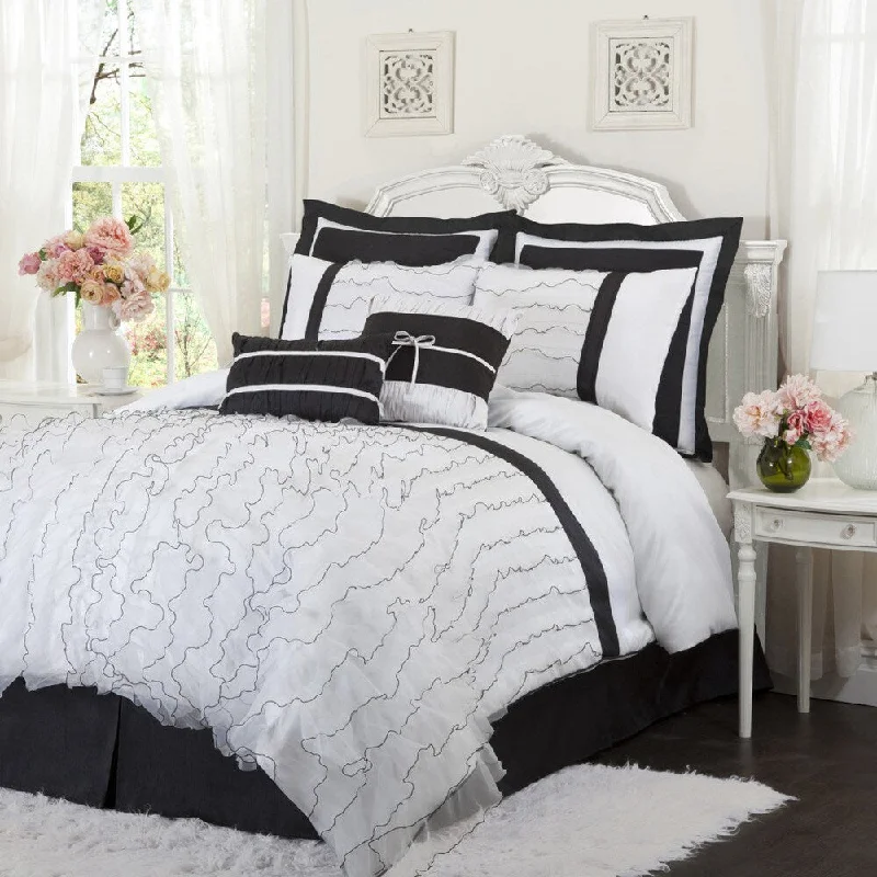 Latex - filled comforters with a bouncy texture and good supportL'Amour Eternel Romana Black/White 4-piece Comforter Set