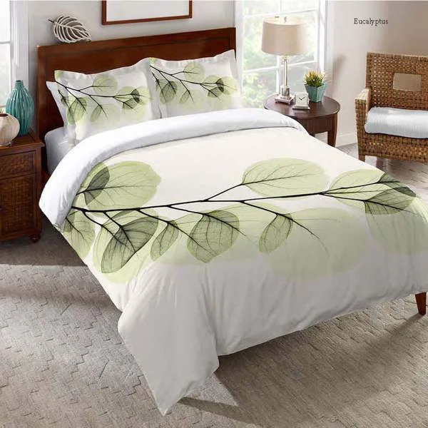 Latex - filled comforters with a bouncy texture and good supportLaural Home Green X-Ray of Eucalyptus Leaves Comforter