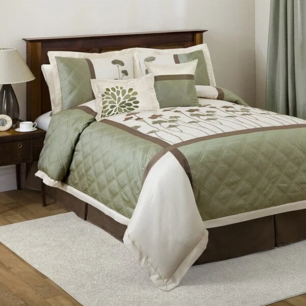 Full - size comforters suitable for full - sized beds in guest rooms or small bedroomsLush Decor Dawn Ivory/ Green 6-piece King-size Comforter Set