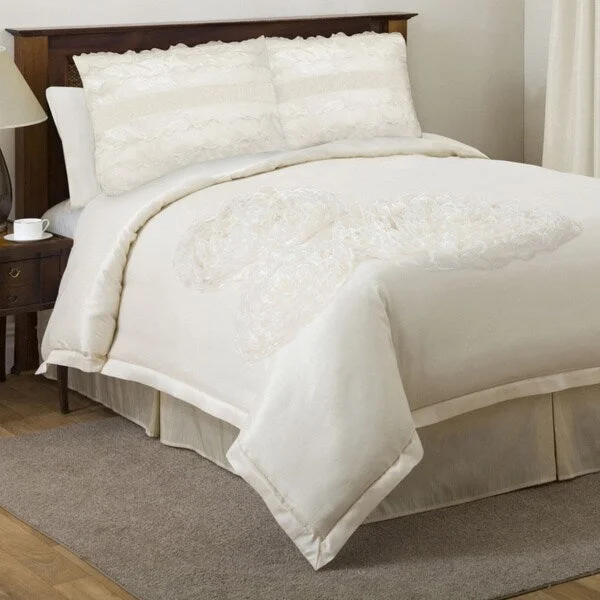 Goose down comforters known for their superior quality and insulationLush Decor La Sposa Ivory 4-piece King/Cal King-size Comforter Set