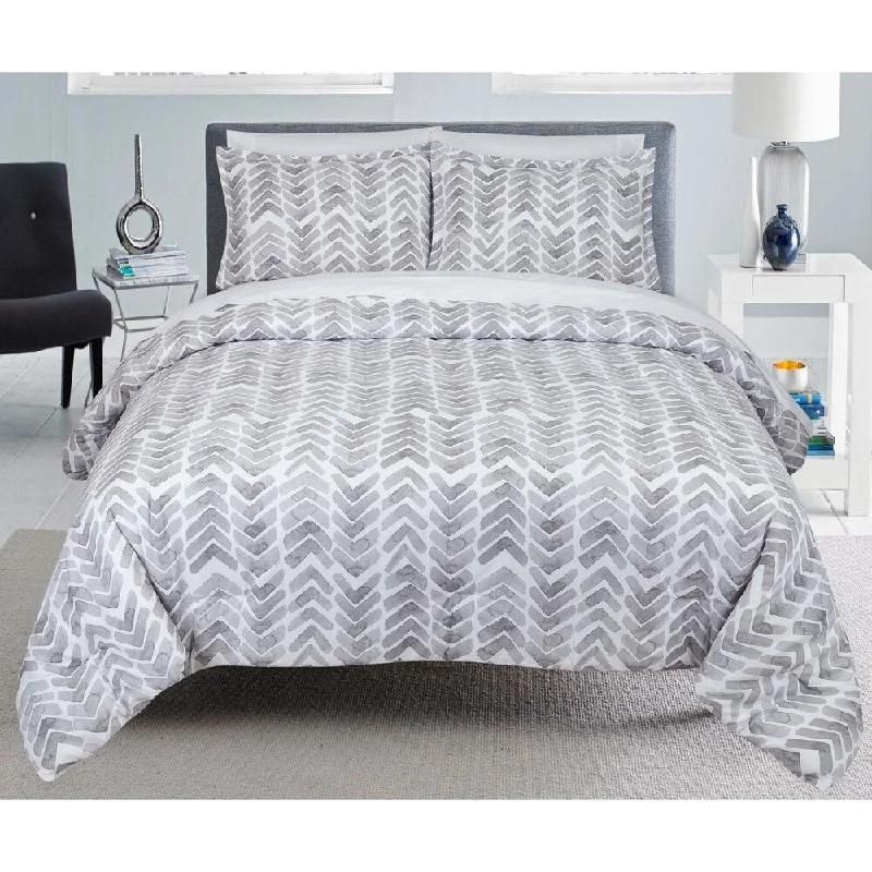 Silk - filled comforters for a luxurious and smooth touchNouvelle Home Painted Chevron Cotton Comforter Set