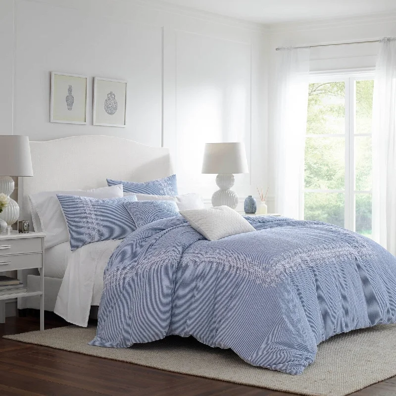 Goose down comforters known for their superior quality and insulationSouthern Tide Dover Beach Twin Blue Comforter Set