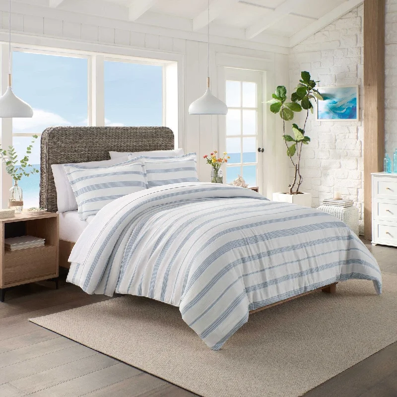 Bamboo - fiber - filled comforters with antibacterial and breathable qualitiesSouthern Tide Florence Comforter Set