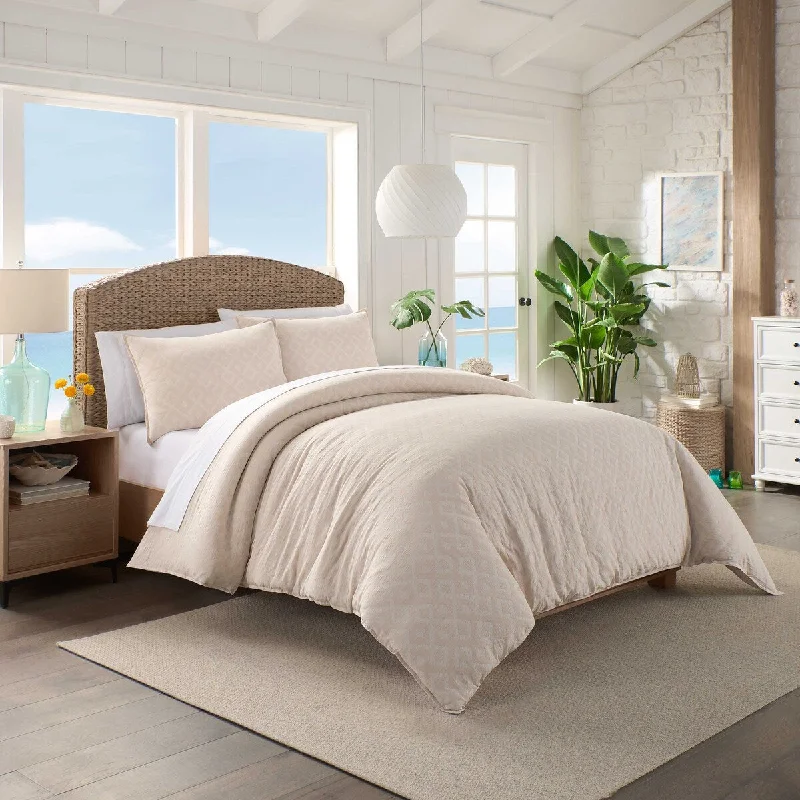 Latex - filled comforters with a bouncy texture and good supportSouthern Tide Pawley's Island Comforter Set